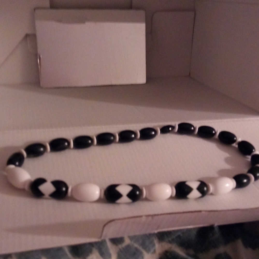 Several different pieces of earrings/necklaces - Picture 4 of 5